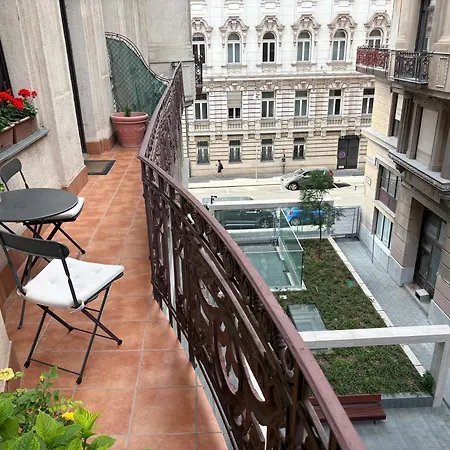 Anabelle Bed And Budapest-2